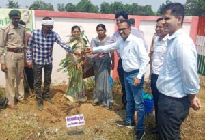 पौध रोपण, संरक्षण एवं संवर्धन कर भावी पीढ़ी कोस्वच्छ एवं निर्मल पर्यावरण करें प्रदान